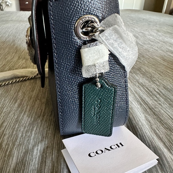 NEW Coach Leather Crossbody Big Apple - Picture 8 of 9